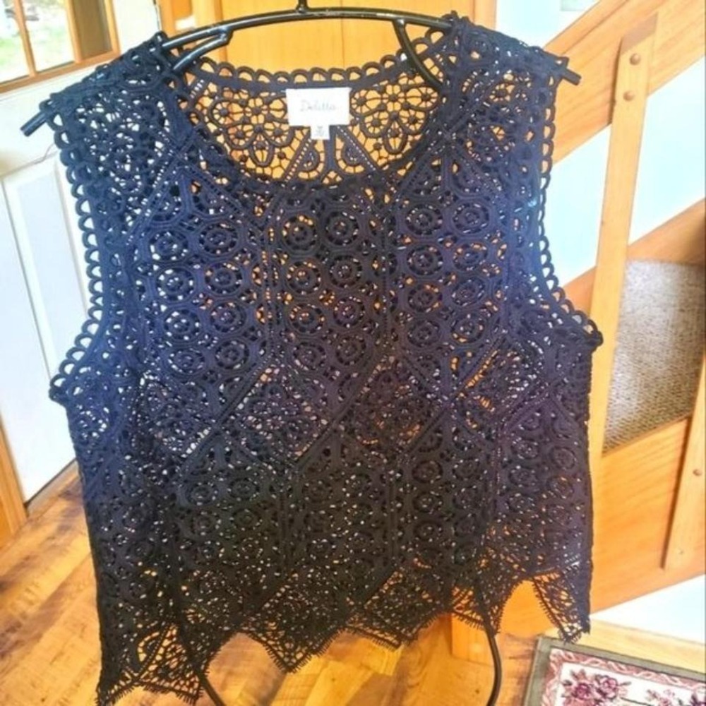 Deletta Anthropologie Black Crochet Lace Sleeveless Top Scalloped Hem Medium